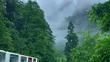 行驶在画中的小火车