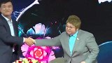 6岁丧父，经历三次人生低谷的韩红，没人爱我，那我就去爱别人