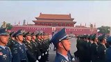 换个角度看兵哥哥，这整齐的步伐，让人看了就永生难忘！