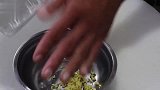 芹菜拌木耳怎样做才好吃？学会这一招，爽口开胃，下酒特别棒