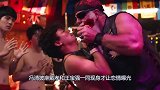 王宝强顺利走出离婚阴霾，开豪车载美女，同回公寓疑似已经同居