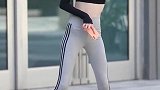 能把裤子穿成秋裤的样子，小姐姐你到底做了什么