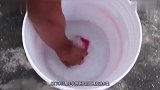 吸满水的海绵，能挡住硫酸的腐蚀吗场面一度很酸爽