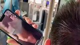 男子跟女友打视频时，摄像头转到后座女子脸上