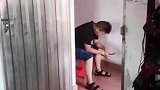 男子和妻子吵架找岳父告状