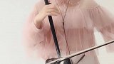 最近这小姐姐要火了，演奏二胡版《天路》，我要听上瘾了！