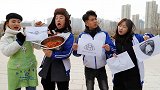 按车标打饭，学霸拿豪车车标什么都没有，学渣拿破车车标连锅端走