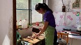 丹丹和孩子出院回家，倔媳妇暖心送鸡汤，丹丹高兴地直夸手艺好