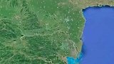 一句梧桐美，种满南京城。从高空中看像极了一串镶嵌着绿宝石的项链