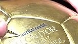 荣耀时刻！金球奖官方发布在奖杯上刻上登贝莱的名字