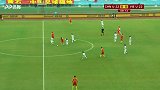 国奥后场传球出现失误 希丁克不满表现场边暴怒