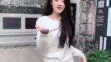小姐姐这个身材跳舞正好，不胖不瘦，韵律也很美！