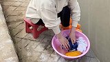 雨季来了，赶紧备上这款雨衣吧，不仅挡风挡雨，还能腾出手来，而且颜值还高！