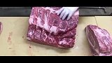顶级的日本神户牛肉的处理方法，看起来就跟剥柚子一样