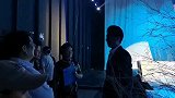 靳东后台聊主持经历，自嘲演戏可以主持太差
