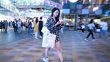 长衬衫的性感穿法，小姐姐这背影很迷人