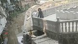 目测这是隔壁老王家的孩子，不然心能这么大，让孩子这样玩