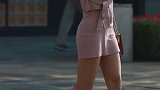 怎样才算时尚的女人？她们有完美的身材，有独到的眼光。