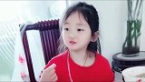 相差十岁的兄妹在饭桌上为一个鸭蛋黄理论起来，哥哥的小女友中枪