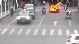 电动车载人逆行，迎头撞上小黑车，交警判电动车全责