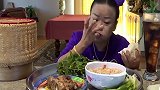 每次看到这个泰国女人吃东西，都觉得很有意思