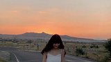 直接忽略春天开始想念夏天，裙子，凉鞋，看夕阳，吹晚风