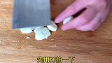豆角有人焯水,有人直接炒,都不对,教你一招,脆嫩入味还不发黑