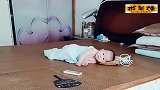 宝宝：敌不动我不动，睡醒了就这样躺着乖乖的！