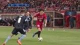 金崎梦生脚下生花 禁区内连过多人