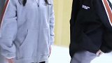 本来很浪漫的一幅画面，被硬生生演绎成了喜剧