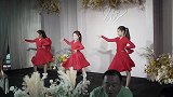 拉丁舞老师结婚，学生献上舞蹈，这也太让人羡慕了