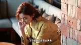 古力娜扎最新私服美照，身穿娃娃领针织衫，温柔又乖巧