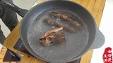 自家熏制放了3年的老腊肉，还是这种做法最过瘾，就是有点费米饭
