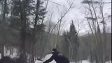 视频公司-就是顺滑！滑雪大神树林中自如穿梭