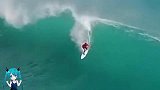 海里冲浪，只要速度够快，浪花就打不到幽默如戏，全靠演技