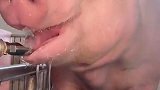 老公非要改装猪喝水的机器，这喝的还不如漏得多，看来办法行不通