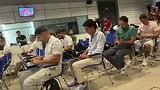 还是特别的那个！穆里尼奥发布会盛况空前 台下记者全部坐满