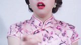糟糕!居然被姐姐们看见了不穿衣服的亚子~