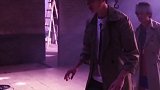 《唐人街2》刘昊然手拆高楼大厦，没有特效竟是这样子，太逗了