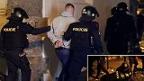 英格兰球迷喝大了！对峙捷克警察扔酒瓶 遭闪光弹暴击14人被拘