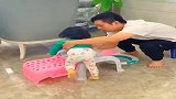 宝宝之前洗头老是哭闹，自从买了这个“洗头凳”，宝宝太听话了