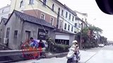 暖心！为你的奋不顾身点赞暖心正能量 危险瞬间 见义勇为