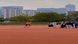 1米95体院小哥哥，轻松一跃而过，全场瞬间沸腾了