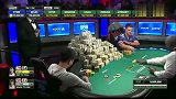 德州扑克：葫芦撞顺子，面对一桌子的奖金，两位大佬斗红了眼