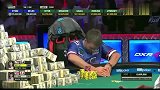 德州扑克：葫芦撞顺子，面对一桌子的奖金，两位大佬斗红了眼