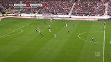 第26分钟斯图加特球员多尼斯射门