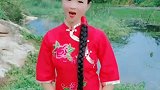 女歌手唱首《月亮走我也走》，真是太好听了