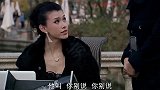 美女见美女分外眼红！互相暗中较劲！八卦人家的鼻子是假的！