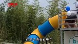 这姐们儿的妆容有点吓人呀，你晚上可千万别出来，容易吓坏人