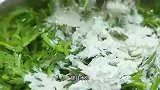 过年以后一定要试试这个蒸茼蒿，蘸着蒜汁味道超级好，低卡又好吃
